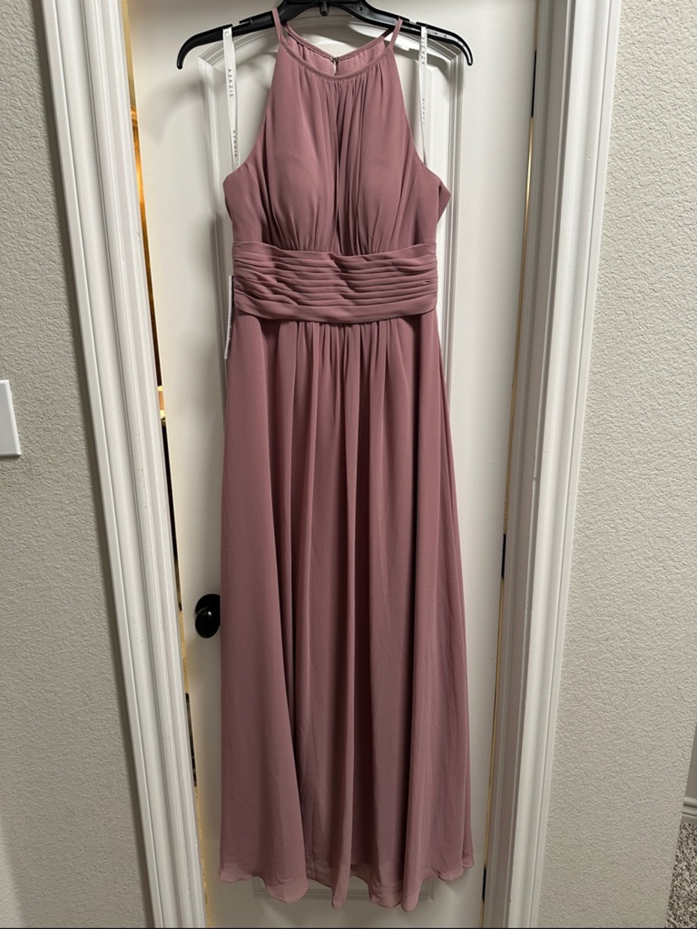 Azazie Bonnie
Vintage Mauve A-Line Keyhole Ruched Chiffon Dress